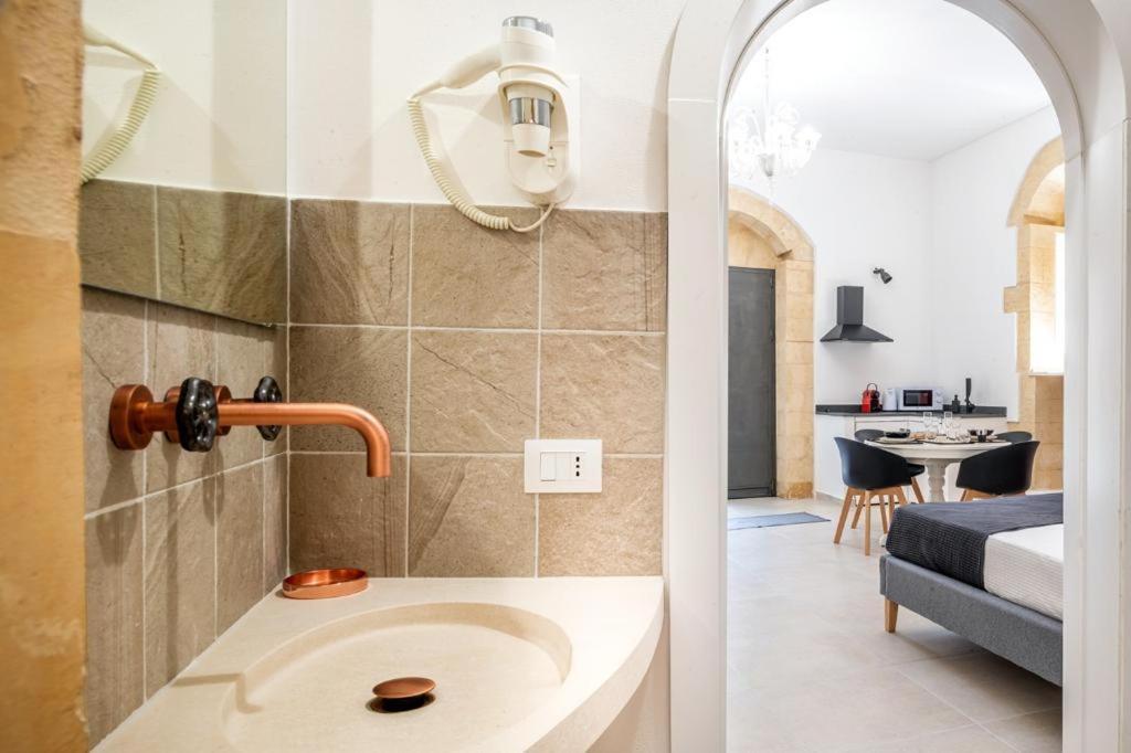Esperia Luxury Suite & Apartment Noto Bagian luar foto