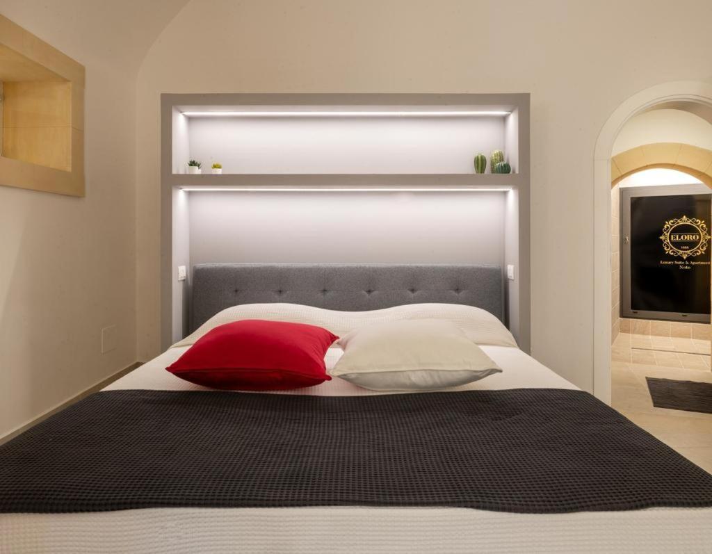Esperia Luxury Suite & Apartment Noto Bagian luar foto